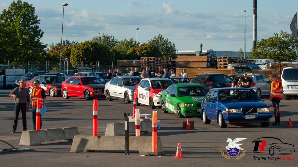 Deltagere linet op til start i torsdagsrally i Horsens i september 2022
(Foto: Viggo Johansen)